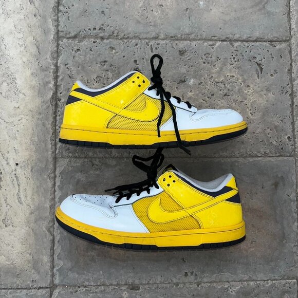 VTG 2008 Women's Nike Dunk Low “White Trail Yellow” Size US 10 women’s (sz 8M) - Picture 1 of 8